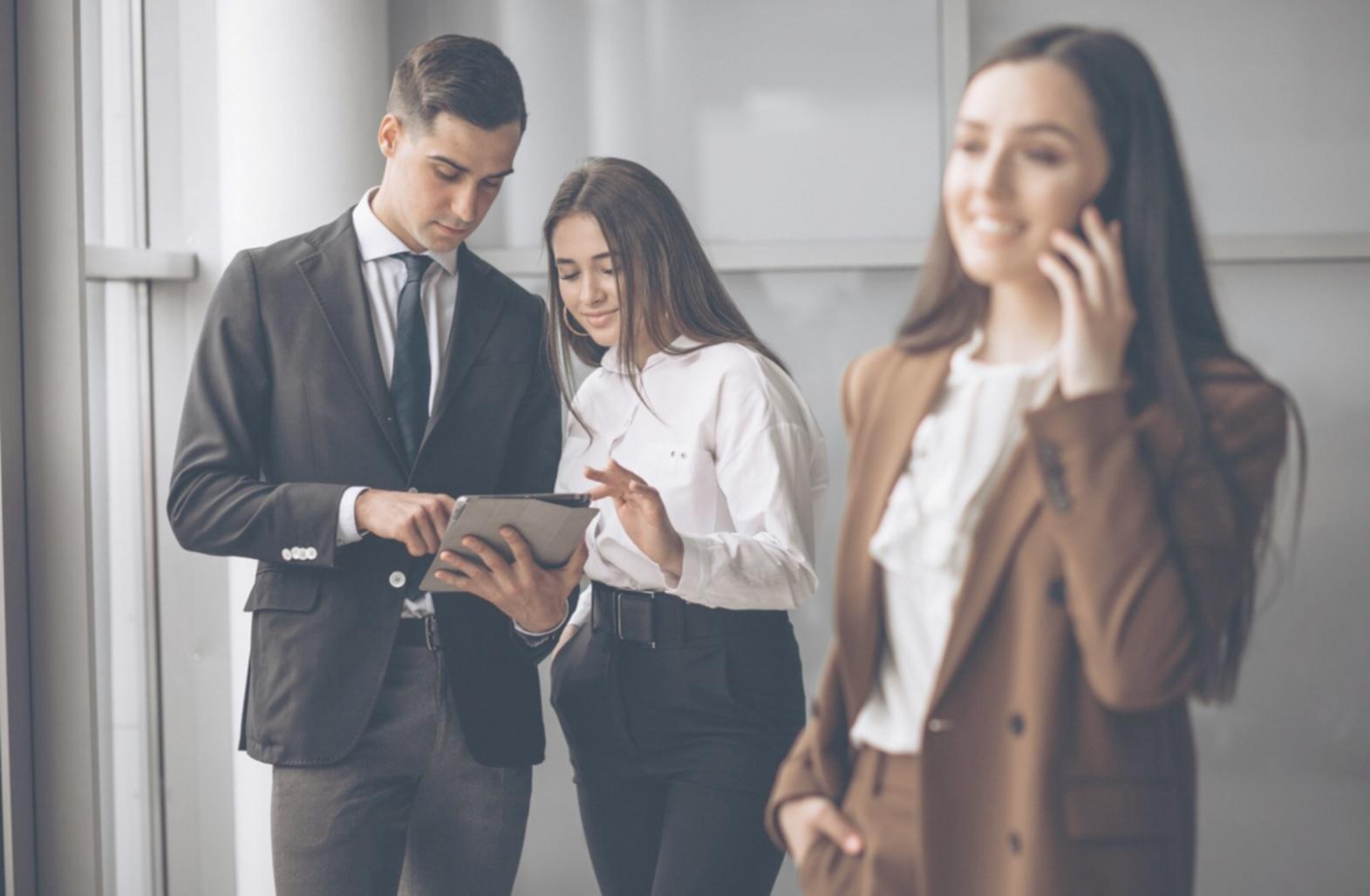 Teilnehmer während einer praktischen Budgetplanungsübung